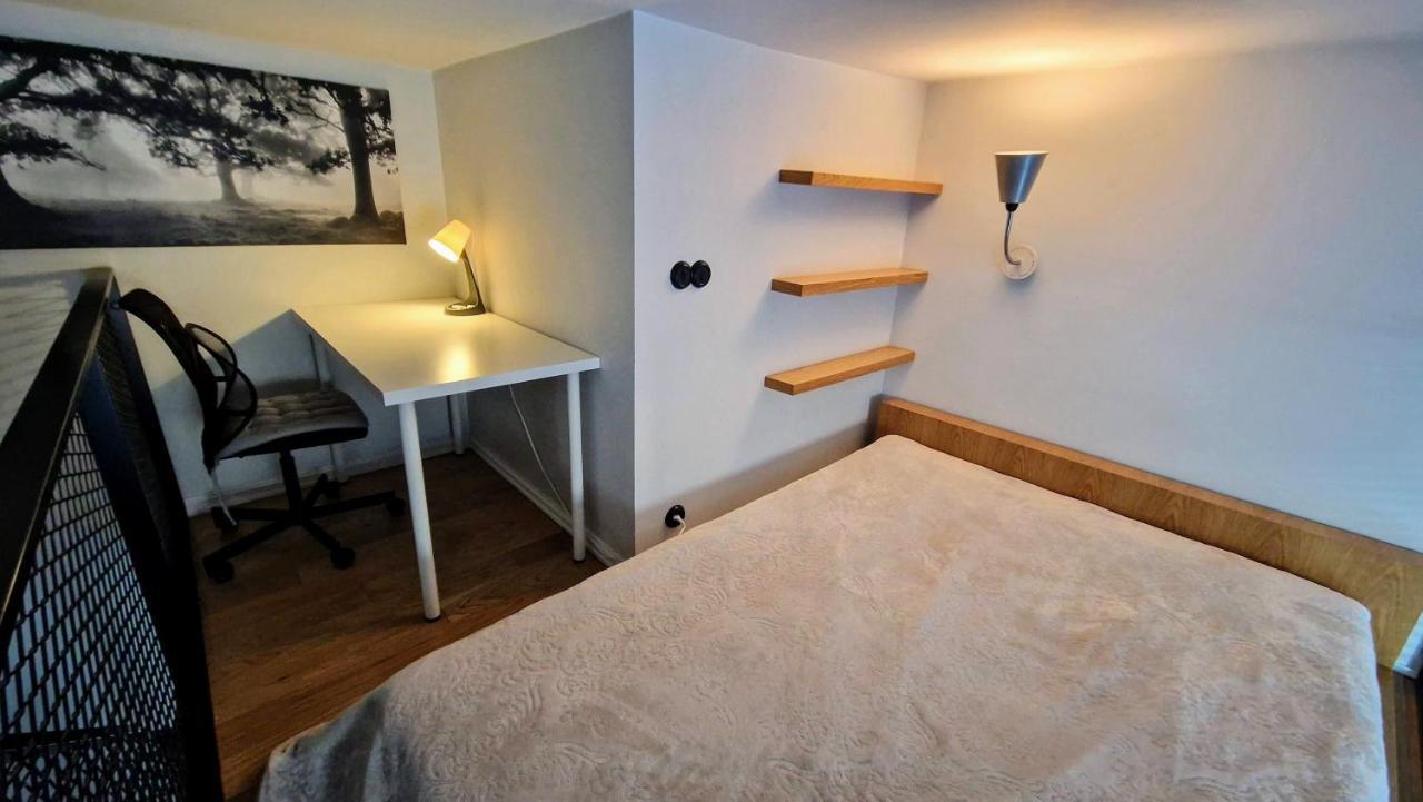 Cozy Two-Story Loft Apartments 6 تالين المظهر الخارجي الصورة