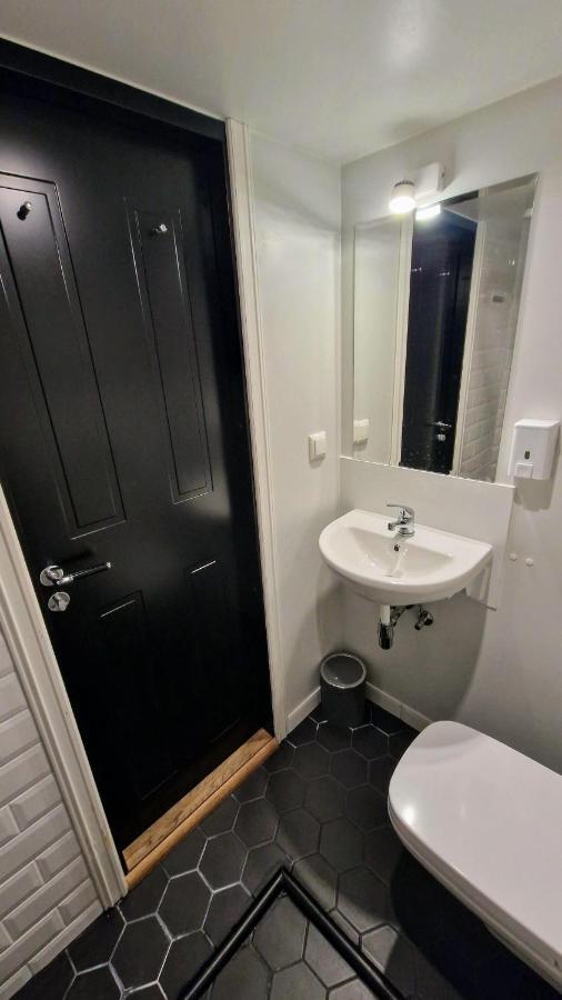 Cozy Two-Story Loft Apartments 6 تالين المظهر الخارجي الصورة